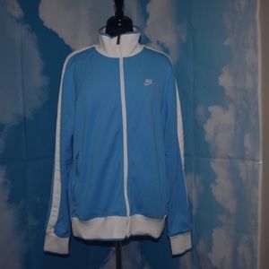 🚨VINTAGE NIKE ZIP UP (LIKE NEW CONDITION)🚨